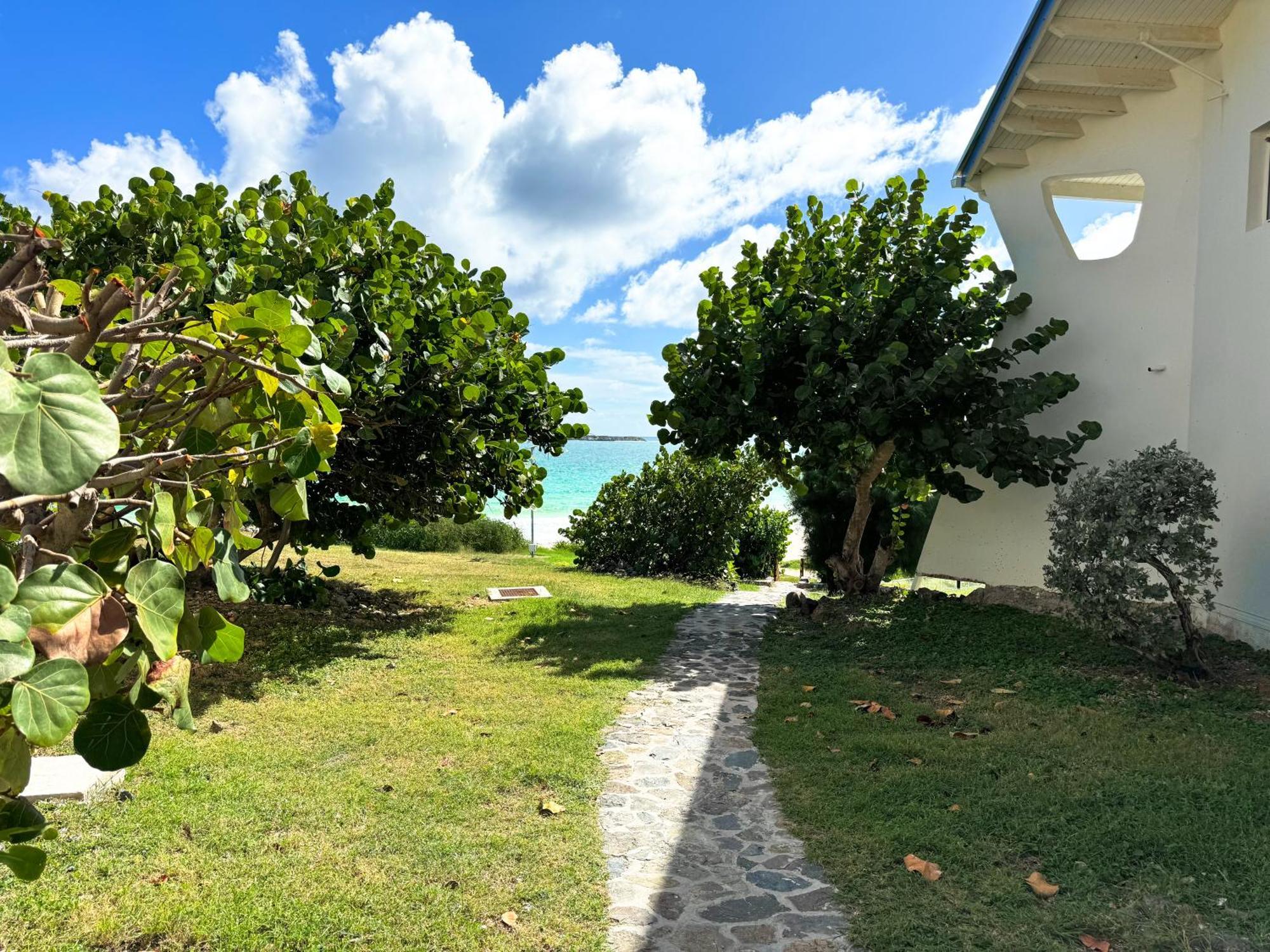 Front Line Unit 520 Ft2 - 48 M2, On Second Floor, Stunning Ocean View Apartment Cul de Sac Exterior photo